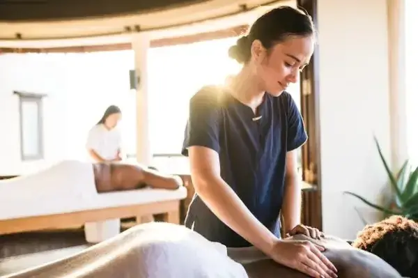 Dịch vụ Massage tận nơi tại Quận 6 giá rẻ nhất TP HCM, phục vụ 24/7 năm 2026 của Massage Pro