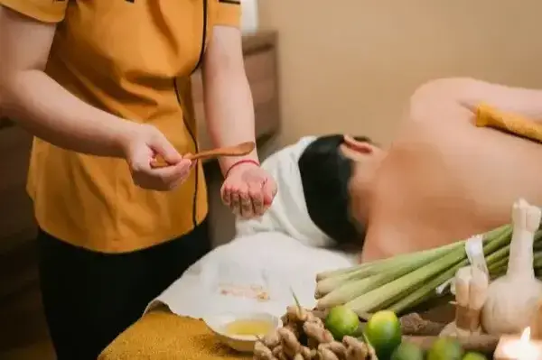 Dịch vụ Massage tận nơi tại Quận 7 giá rẻ nhất TP HCM, phục vụ 24/7 năm 2026 của Massage Pro