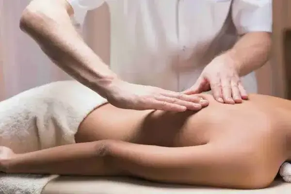 Dịch vụ Massage tận nơi tại Quận 8 giá rẻ nhất TP HCM, phục vụ 24/7 năm 2026 của Massage Pro
