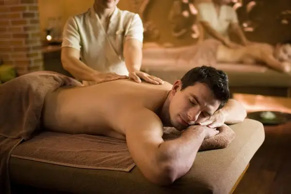 Dịch vụ Massage tận nơi tại Quận Bình Thuận giá rẻ nhất TP HCM, phục vụ 24/7 năm 2026 của Massage Pro