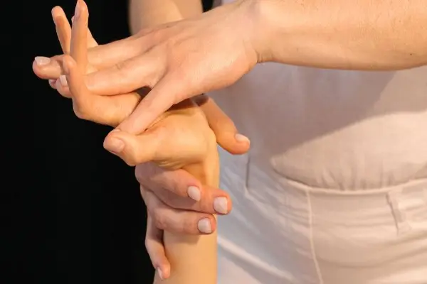 Dịch vụ Massage bấm huyệt tại quận 2 giá rẻ phục vụ tận nơi 24/7 theo yêu cầu của Massage Pro