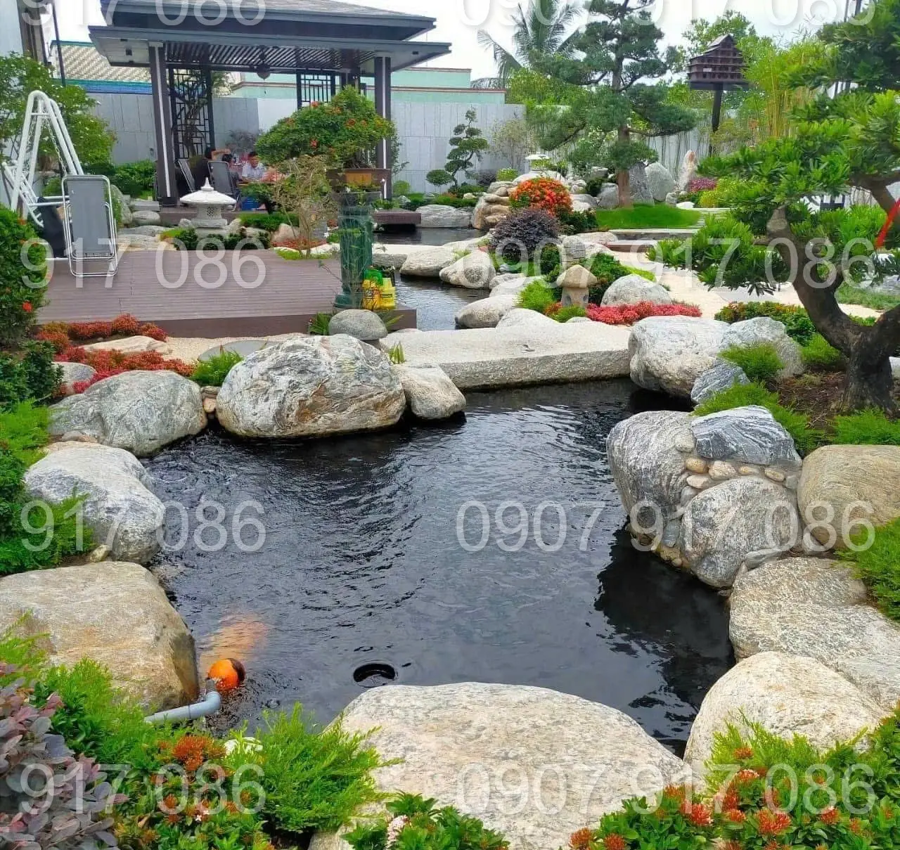Bể cá cảnh trên sân thượng - Không gian sống xanh giữa thành phố