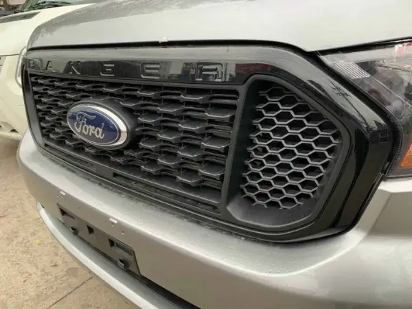 Cận cảnh &amp;amp;amp;amp;amp; đánh giá chi tiết ford ranger màu bạc 2026 mới nhất tại Ford Phạm Văn Đồng - Ford Hà Nội