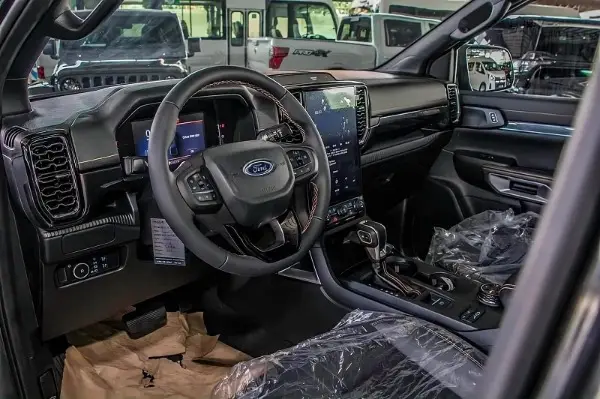 Cận cảnh &amp;amp;amp;amp;amp;amp;amp;amp;amp;amp;amp; đánh giá chi tiết ford ranger màu bạc 2026 mới nhất tại Ford Phạm Văn Đồng - Ford Hà Nội