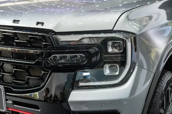 Cận cảnh &amp;amp;amp;amp;amp;amp;amp;amp;amp;amp; đánh giá chi tiết ford ranger màu bạc 2026 mới nhất tại Ford Phạm Văn Đồng - Ford Hà Nội