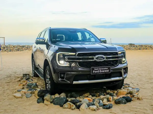 Ford Everest Titanium AT 4x4 - Đánh Giá Chi Tiết | Thông Sô Kỹ Thuật