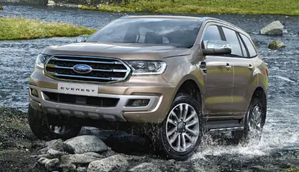 Ford Everest Titanium 2.0L 4×2 AT 2026 giá rẻ nhất Hà Nội - giá lăn bánh
