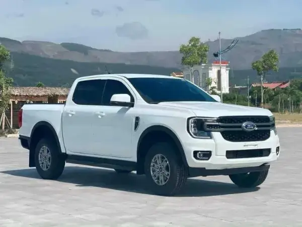 Ford Ranger XLS 2026: Giá Lăn Bánh, Thông Số, Khuyến Mãi
