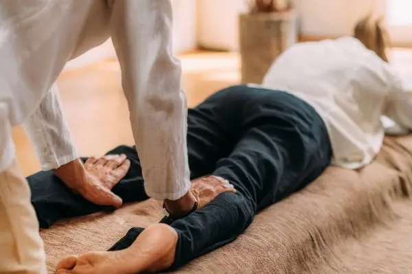 Massage shiatsu: bí quyết trị liệu cổ truyền nhật bản giúp cân bằng sức khỏe