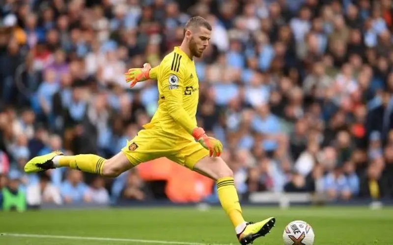 What Is a Goal Kick in Football? Rules and Execution 1 jpg 6aa0c9afcfb5d