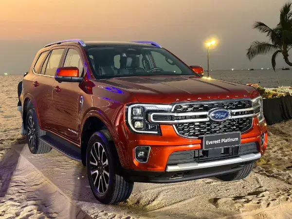 So sánh Ford Everest Platinum với Ford Everest Titanium 4x4 - Nên chọn xe nào? 