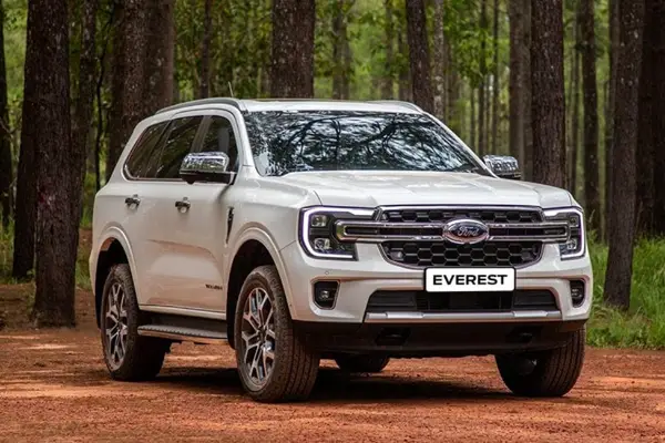 Ford Everest 2026: So Sánh Chi Tiết 5 Phiên Bản Từ Active Đến Platinum+