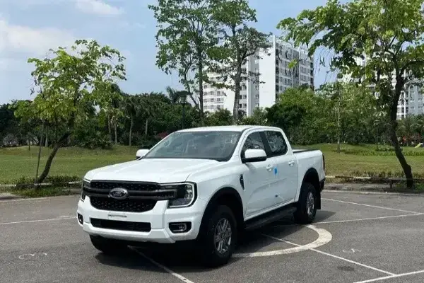 Ford Ranger XLS 4x4 AT 2026 - Giá KM Mới Nhất