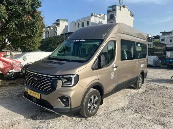 Xe 16 chỗ Transit - Lựa Chọn Hoàn Hảo Cho Chuyến Đi gia đình tại Ford Phạm Văn Đồng - Ford Hà Nội