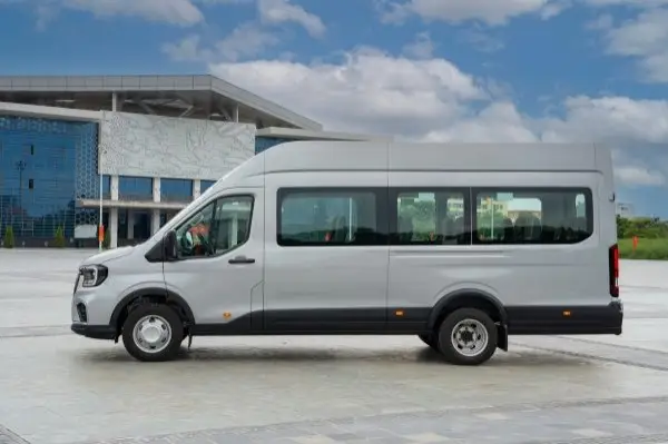 Xe 16 chỗ Transit - Lựa Chọn Hoàn Hảo Cho Chuyến Đi gia đình tại Ford Phạm Văn Đồng - Ford Hà Nội