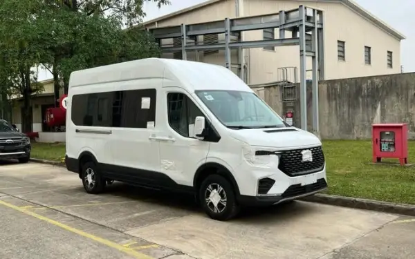 Xe 16 chỗ Transit - Lựa Chọn Hoàn Hảo Cho Chuyến Đi gia đình tại Ford Phạm Văn Đồng - Ford Hà Nội