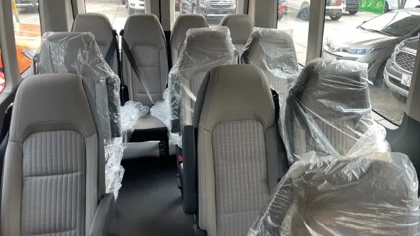 Xe 16 chỗ Transit - Lựa Chọn Hoàn Hảo Cho Chuyến Đi gia đình tại Ford Phạm Văn Đồng - Ford Hà Nội