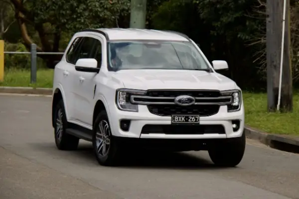 Xe Ford Everest Ambiente: Thiết Kế và Hiệu Suất Ấn Tượng 2026 Tại Ford Phạm Văn Đồng - Ford Hà Nộii