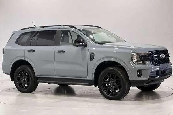 Xe Ford Everest Ambiente: Thiết Kế và Hiệu Suất Ấn Tượng 2026 Tại Ford Phạm Văn Đồng - Ford Hà Nộii