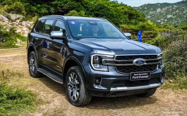Xe Ford Everest Ambiente: Thiết Kế và Hiệu Suất Ấn Tượng 2026 Tại Ford Phạm Văn Đồng - Ford Hà Nộii
