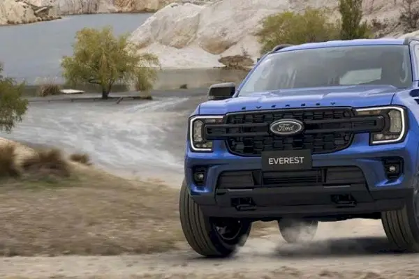 Xe Ford Everest Ambiente: Thiết Kế và Hiệu Suất Ấn Tượng 2026 Tại Ford Phạm Văn Đồng - Ford Hà Nộii