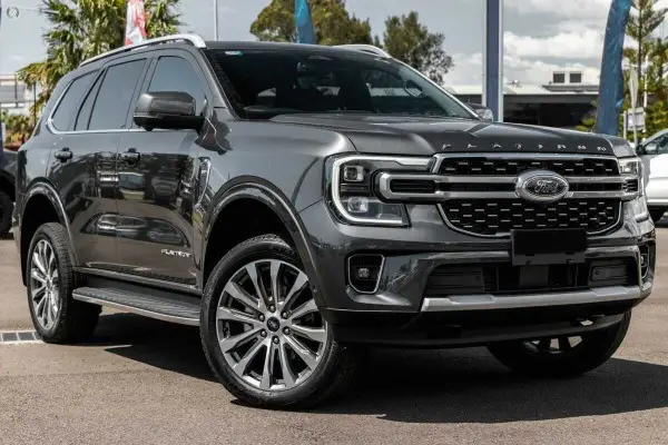 Đại lý báo Ford Everest Platinum giá dự kiến 1,7 tỷ, động cơ 2.0L, tiện nghi cao cấp vượt trội hẳn Fortuner, Pajero Sport